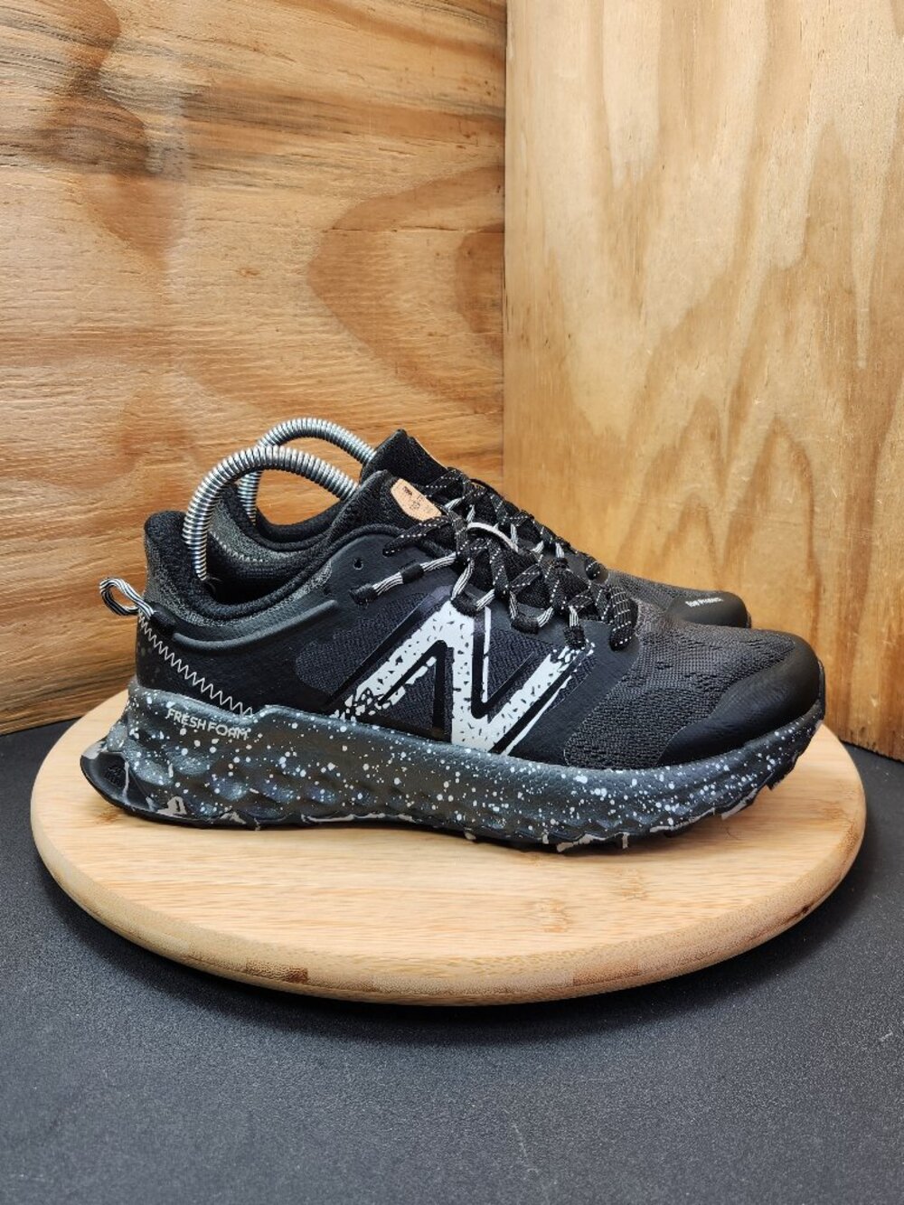 New Balance Fresh Foam Garoe V1 Womens Black Trail Running Shoes Sneakers Size 8